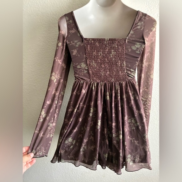 Urban Outfitters Diana Ruched Cut-Out Playsuit Floral Long Sleeve Romper M - Picture 4 of 16